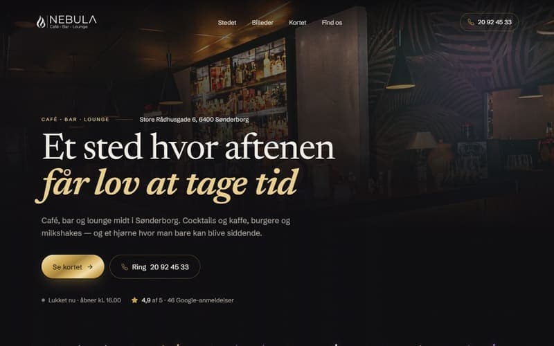 Forsiden af en hjemmeside, jeg har bygget til en virksomhed inden for café & lounge