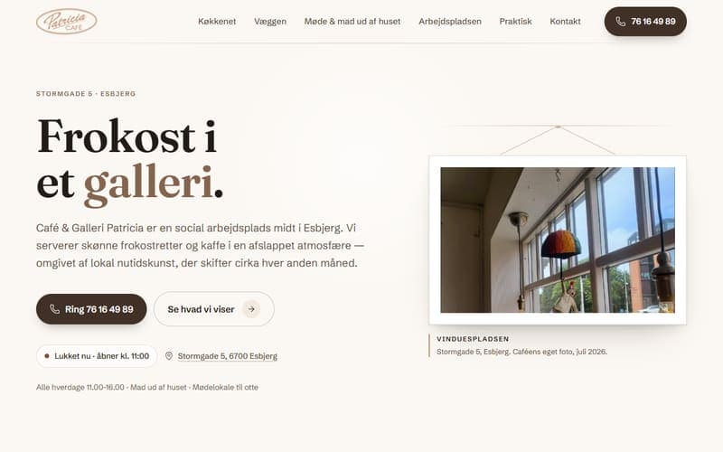 Forsiden af en hjemmeside, jeg har bygget til en virksomhed inden for café & galleri